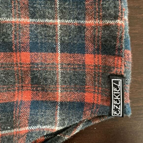 NWT Stitch Fix Ezekiel Button Down Plaid Flannel Shirt XS - Picture 8 of 9